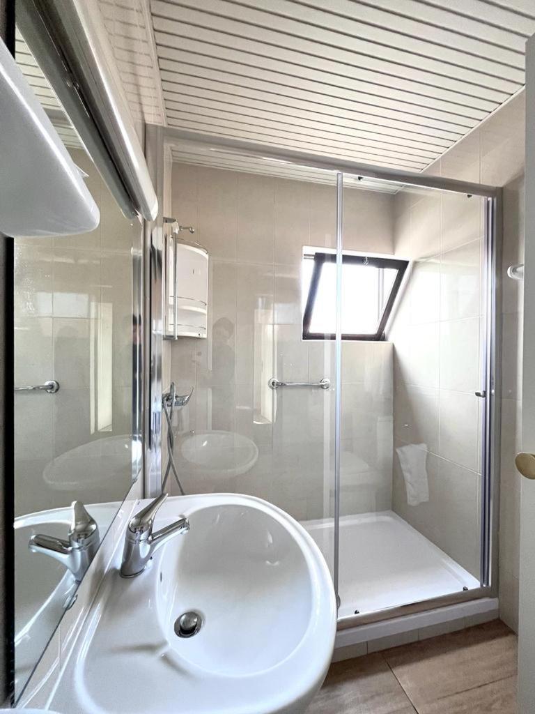 Hostel Residencial Moderna Torres Vedras Zewnętrze zdjęcie